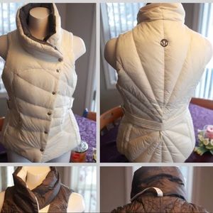 Lululemon Get Down Cream Reversible vest size 8